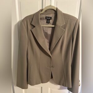Beautifully tailored Rafaella Women's Beige Blazer Size 16